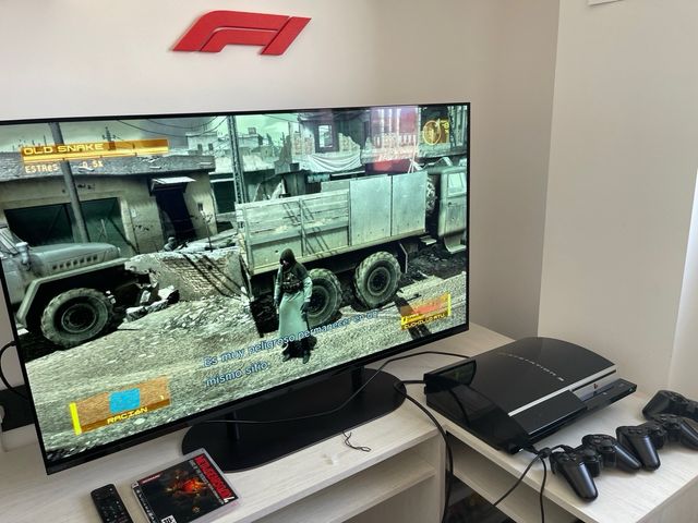 Consola PlayStation 3 80GB + 3 mandos + juego