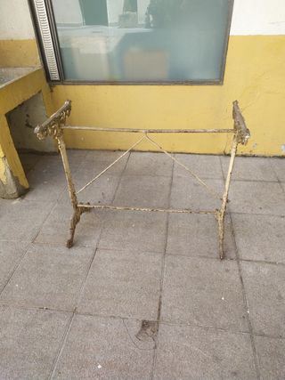 2 Mesas velador forja antiguas