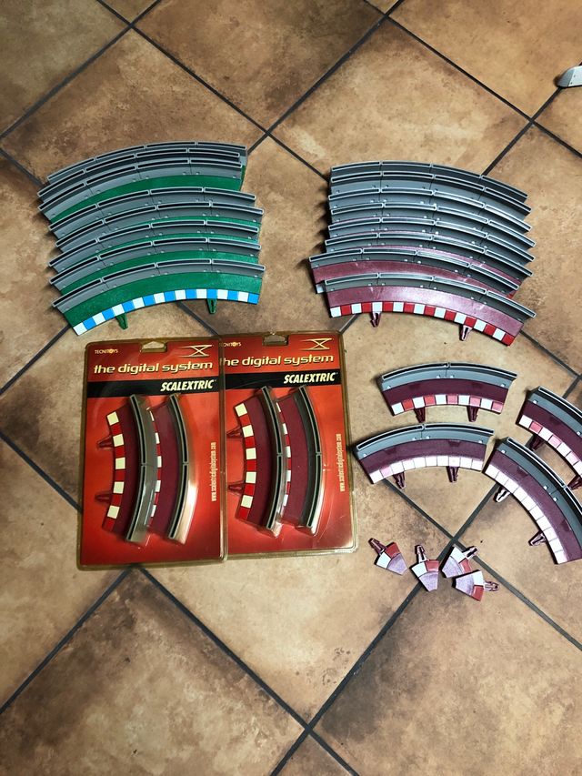 Scalextric Digital pianos