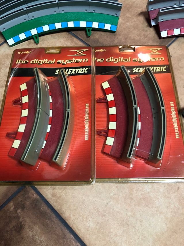 Scalextric Digital pianos