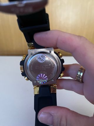 Reloj SMAEL dorado