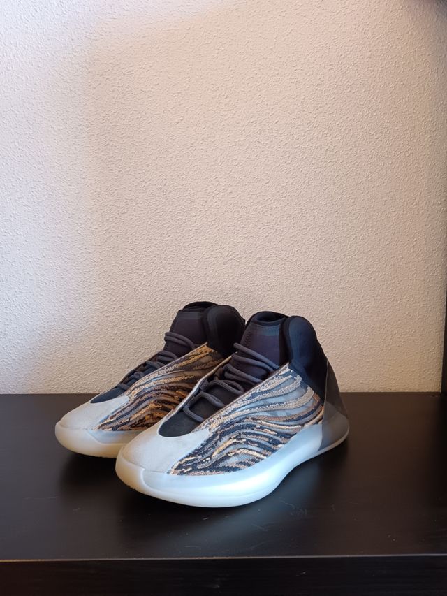 Yeezy QNTM Amber Tint