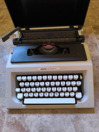 Olivetti Lettera 40 - Máquina de escribir