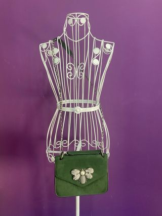 Bolso parfois verde con abeja