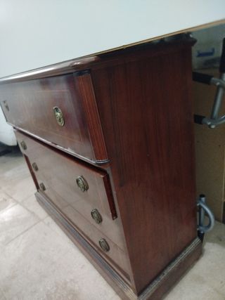 Cajonera antigua de madera