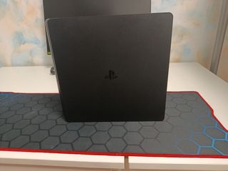 PS4 Slim (PlayStation 4) negra