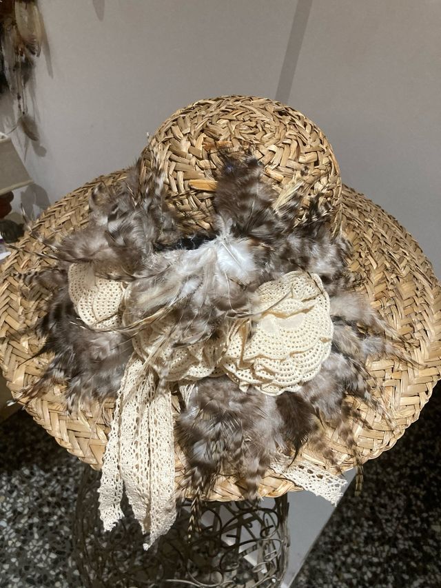 Pamela paja con plumas - beige, marrón