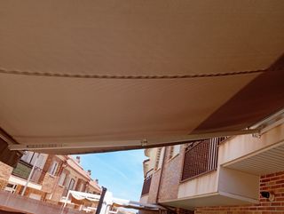 Toldo pared gris - toldo terraza