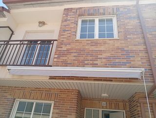 Toldo pared gris - toldo terraza