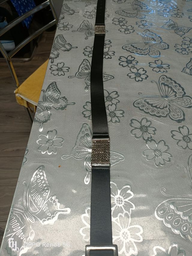 Cintura nera con strass