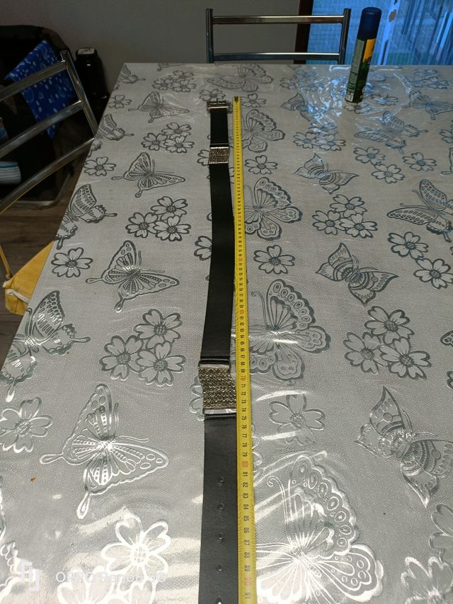 Cintura nera con strass