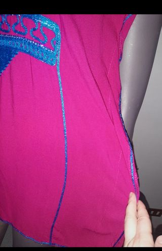 Maglia etnica ricamata rosa e blu