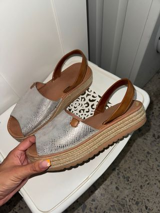 Sandalias esparto plata