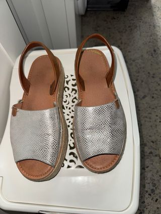 Sandalias esparto plata