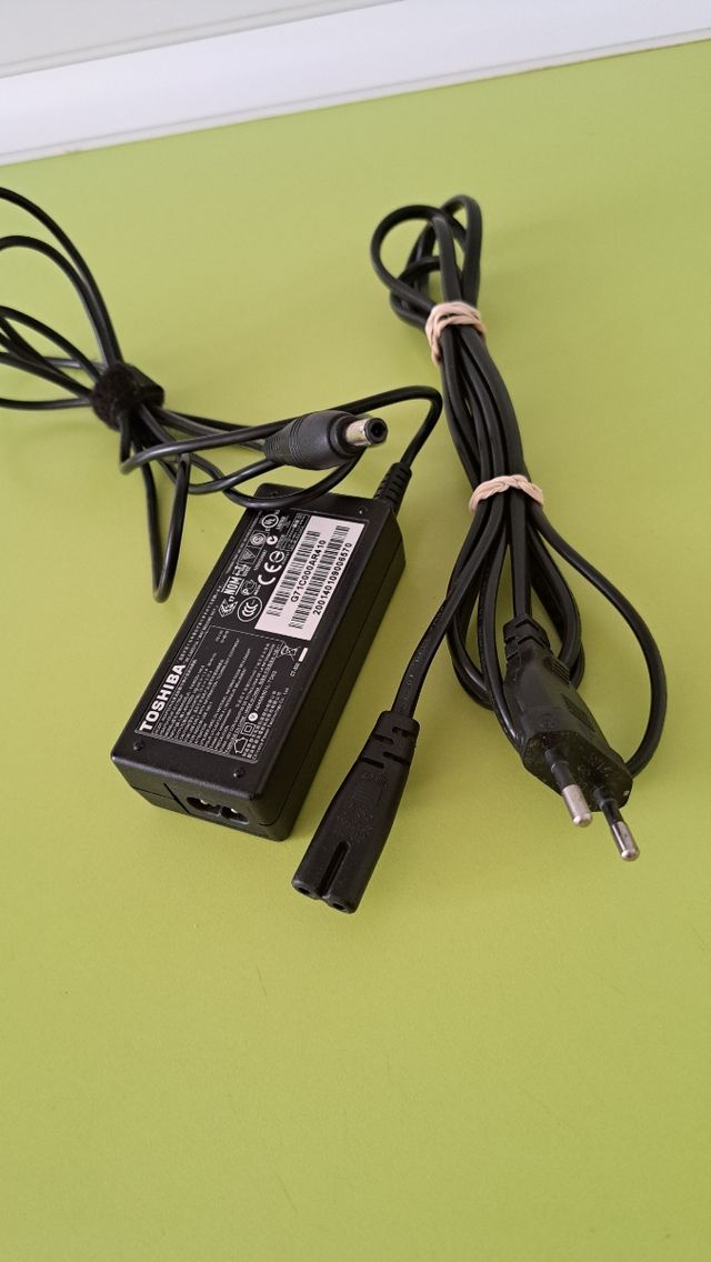 Cargador Toshiba Portátil