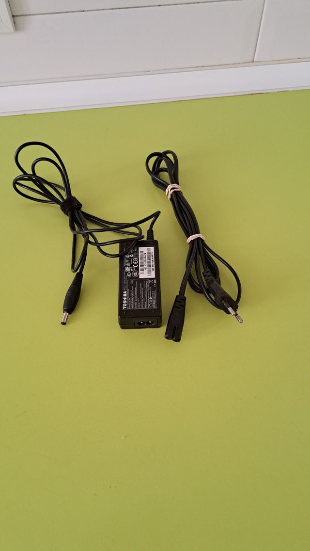 Cargador Toshiba Portátil