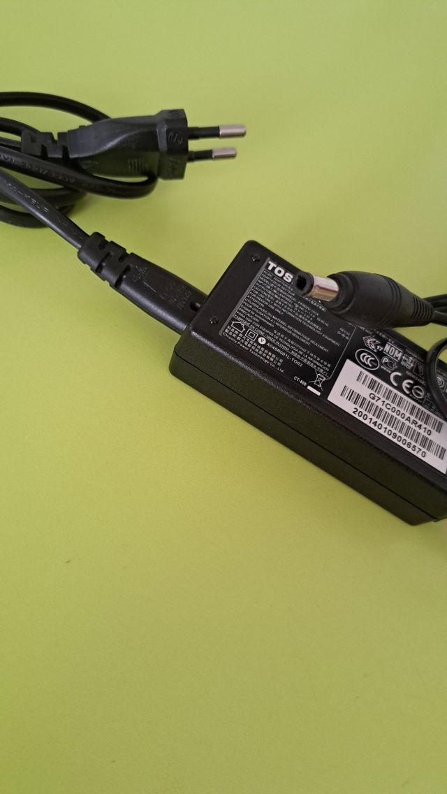 Cargador Toshiba Portátil