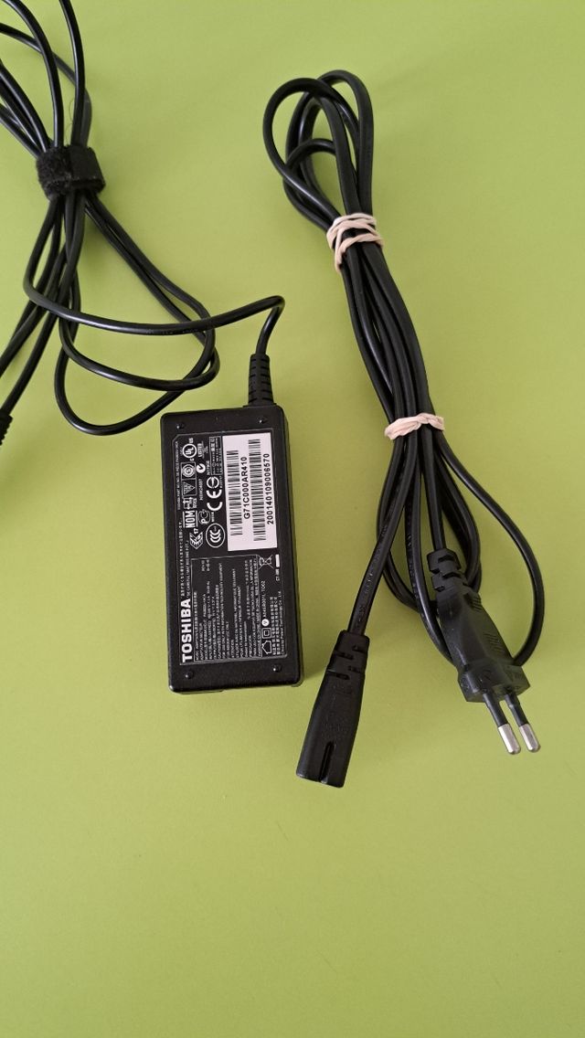 Cargador Toshiba Portátil