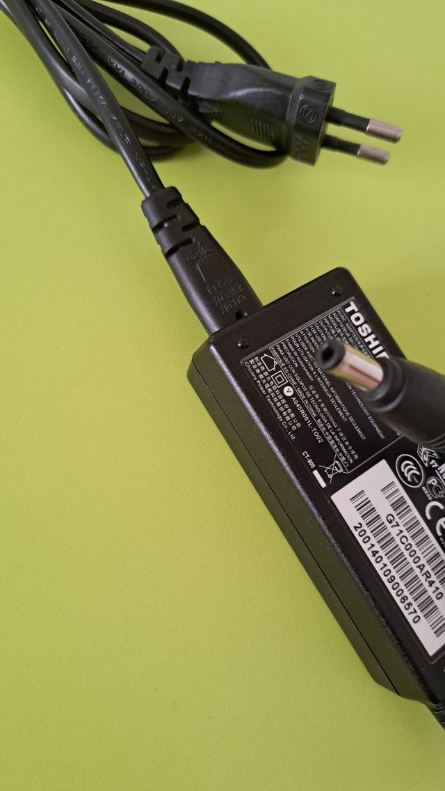 Cargador Toshiba Portátil