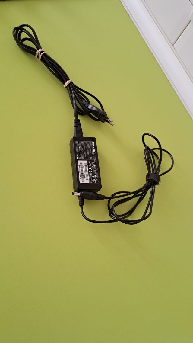 Cargador Toshiba Portátil