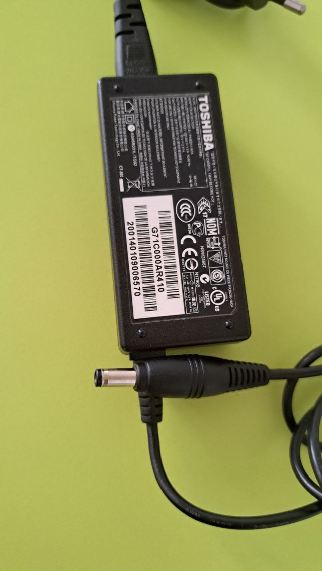 Cargador Toshiba Portátil
