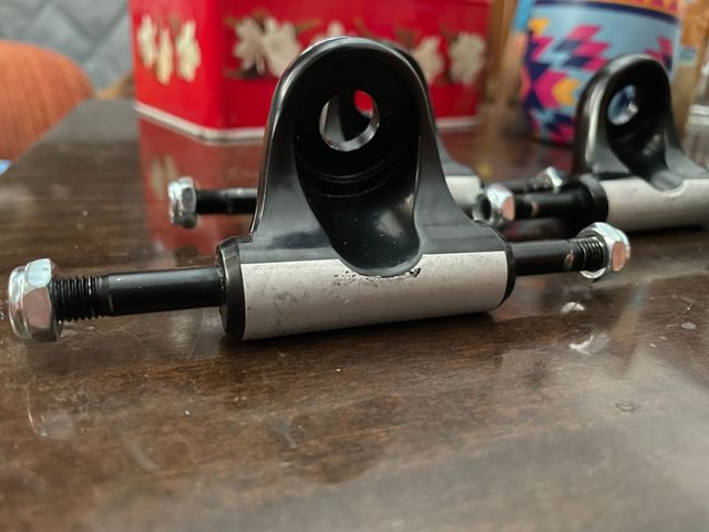 4 Trucks BONT Roller Skate - Nuevos