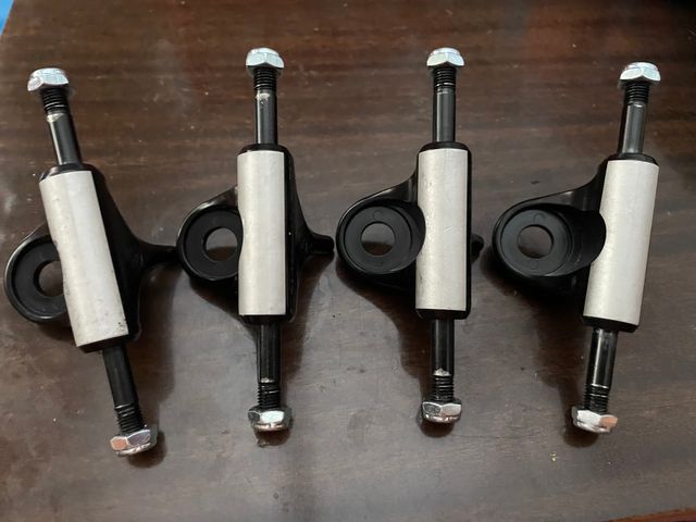 4 Trucks BONT Roller Skate - Nuevos