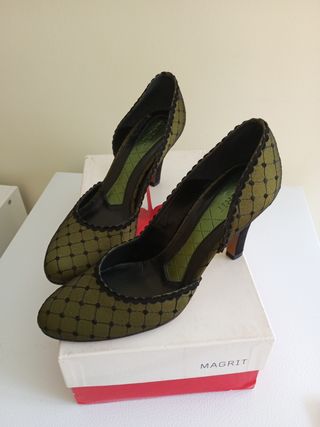 Zapatos Magrit negros y verde oliva.