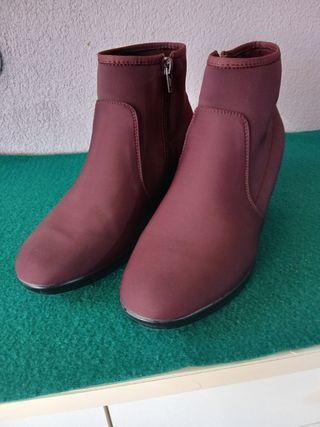 Stivaletti bordeau estivi