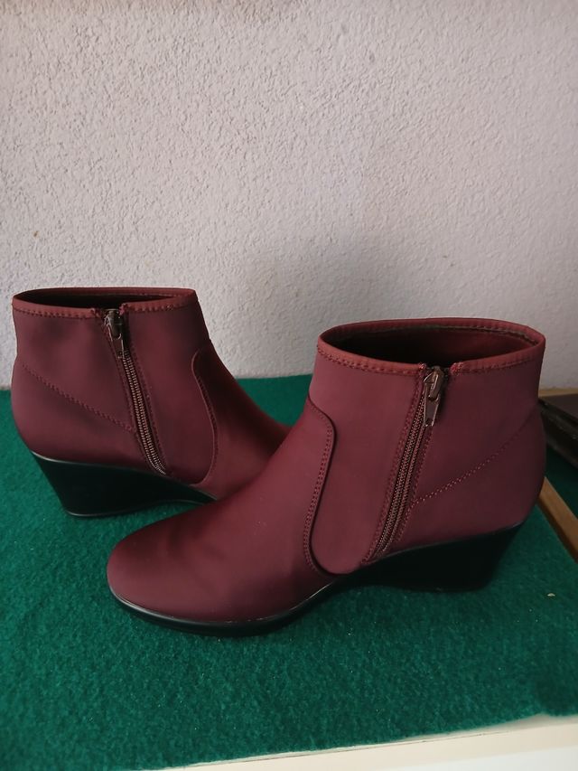 Stivaletti bordeau estivi