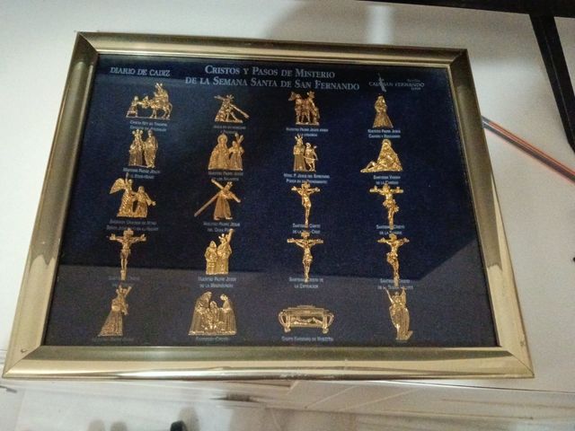 Collezione di spille pasquali San Fernando