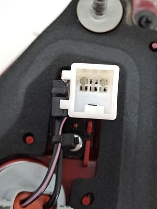 PILOTO TRASERO IZQUIERDO INTERIOR KIA STONIC 1.0 T- GDI