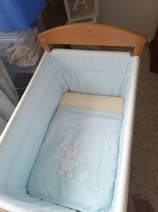 Minicuna madera con ruedas