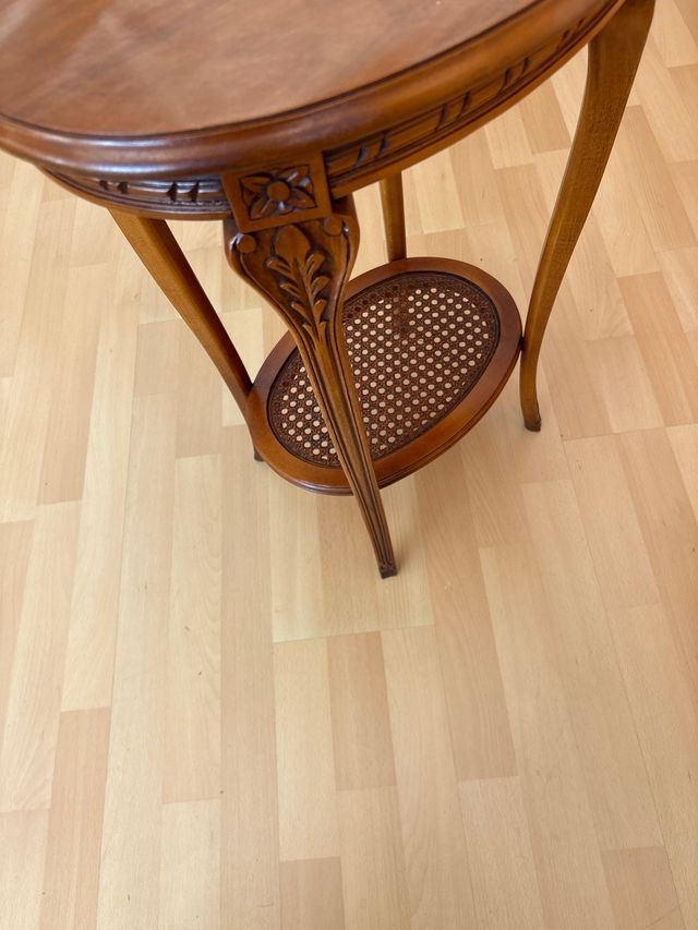 Mesita madera clásica ovalada