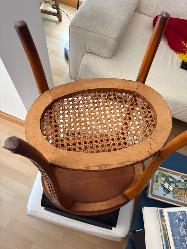 Mesita madera clásica ovalada