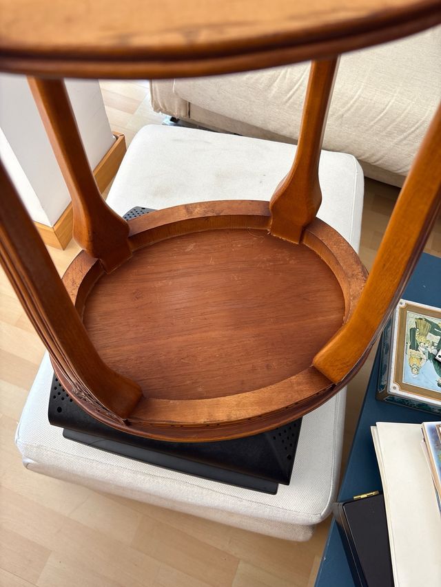 Mesita madera clásica ovalada