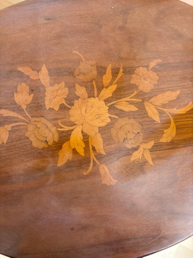 Mesita madera clásica ovalada