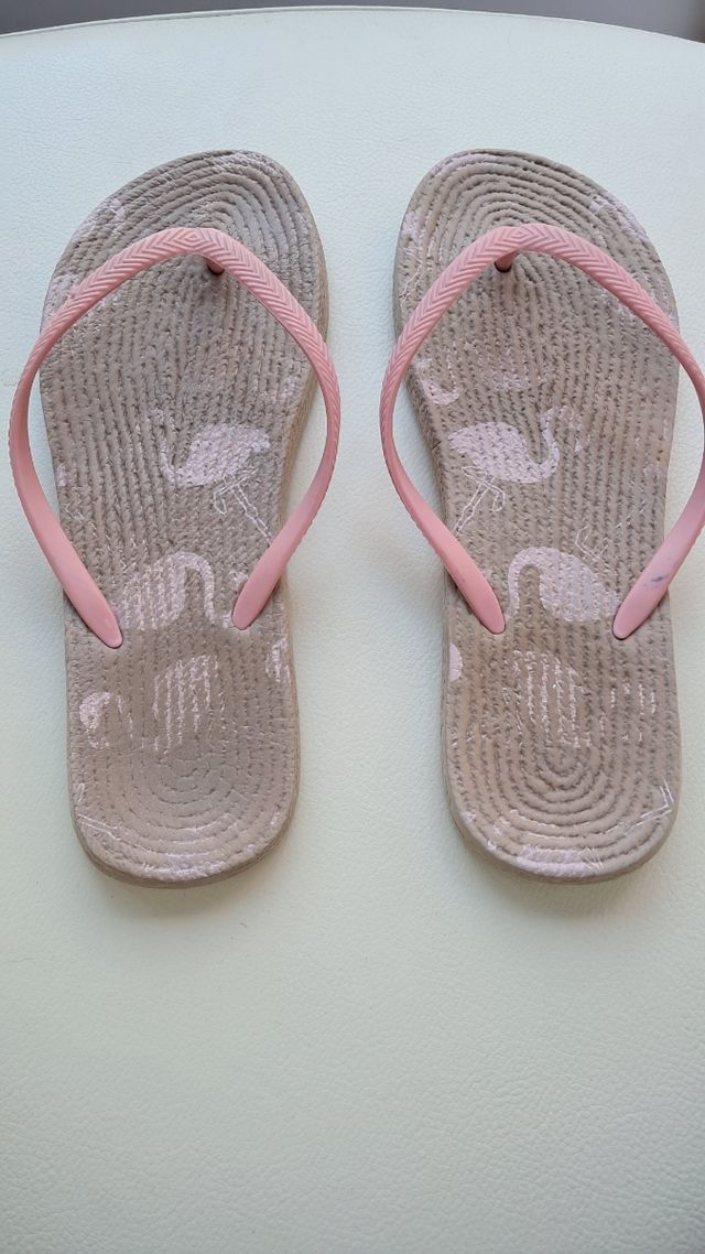 Chanclas playa beige-rosa estampadas