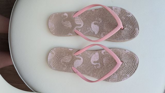 Chanclas playa beige-rosa estampadas