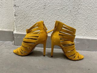 Sandalias tacón Zara amarillas - 38