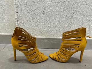 Sandalias tacón Zara amarillas - 38