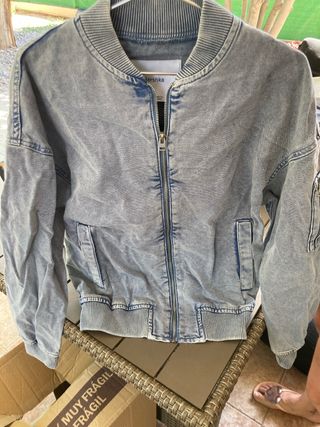 Chaqueta vaquera Bershka azul