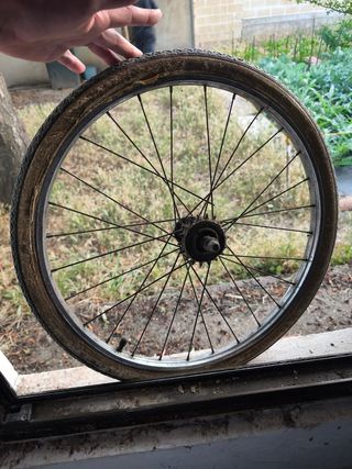Rueda bici 20" usada