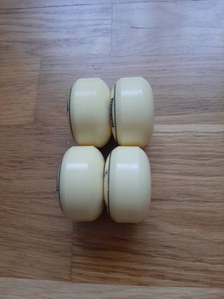 4 Ruedas Osprey Skateboard nuevas sin estrenar. 