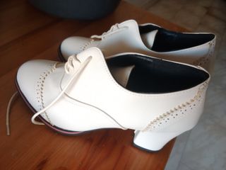 Se venden zapatos sin estrenar 