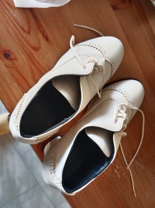 Se venden zapatos sin estrenar 