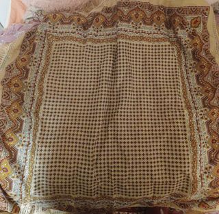 Pashmina beige e marrone con frange