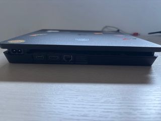 PS4 (PlayStation 4) negra con 2 Mandos
2019 1 TB