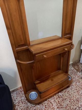 URGENTE VENDER!!!!!  por cambio Recibidor rústico 