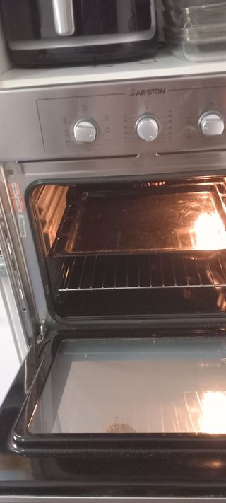 Horno Ariston empotrado